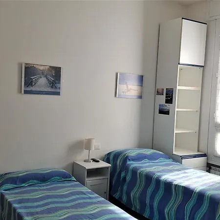 The Family Haven, Semi-central & Large Suite, With Garage! *