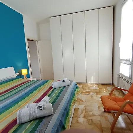 The Family Haven, Semi-central & Large Suite, With Garage! * Lecco