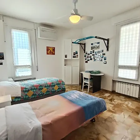 The Family Haven, Semi-central & Large Suite, With Garage! * Lecco
