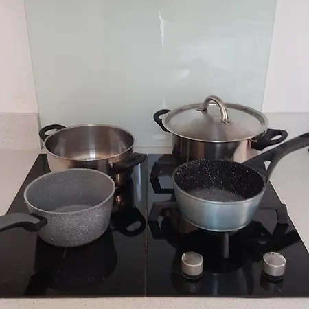 Apartment The Family Haven, Semi-central & Large Suite, With Garage! Lecco