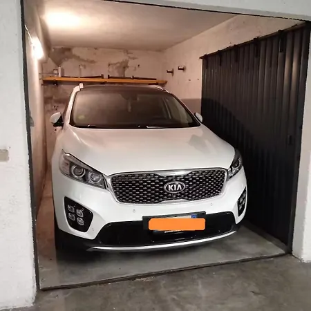The Family Haven, Semi-central & Large Suite, With Garage! Apartment
