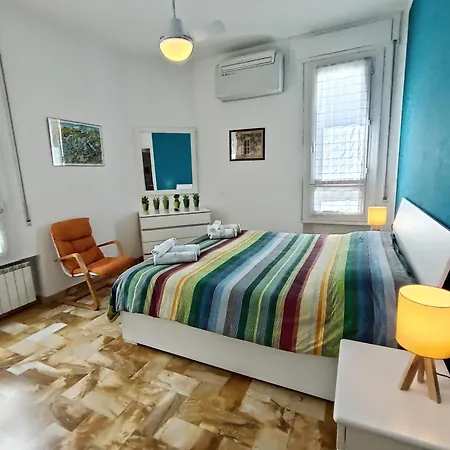 The Family Haven, Semi-central & Large Suite, With Garage! *